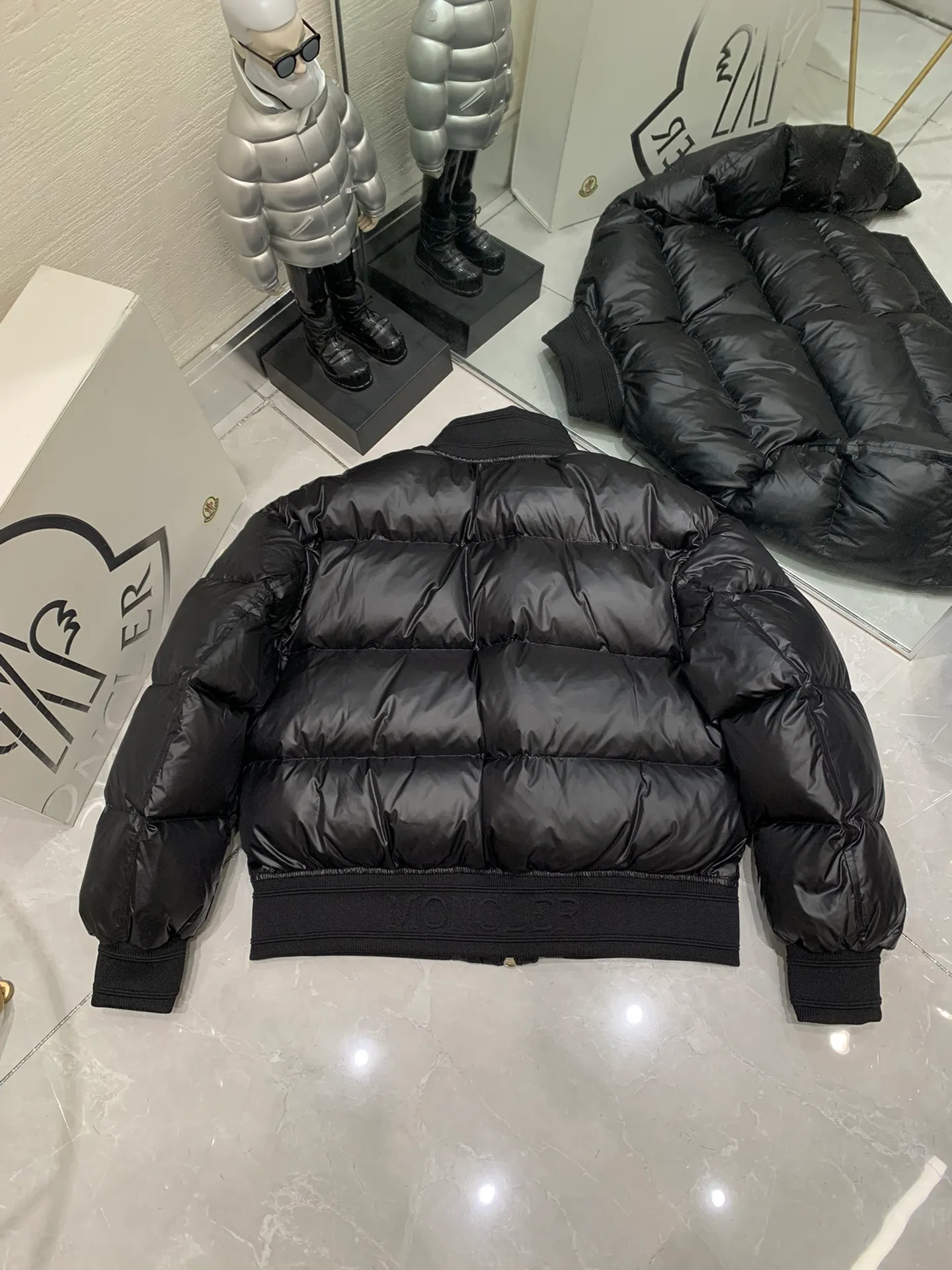 Moncler Merlat ， Same Style， ， ， 。 Merlat Merlat ， 。 Merlat ， 20 60 。 longue saison ， 。 ， 。(j 02) longue saison Longue saison : 100% ; : 100% ; : 90%